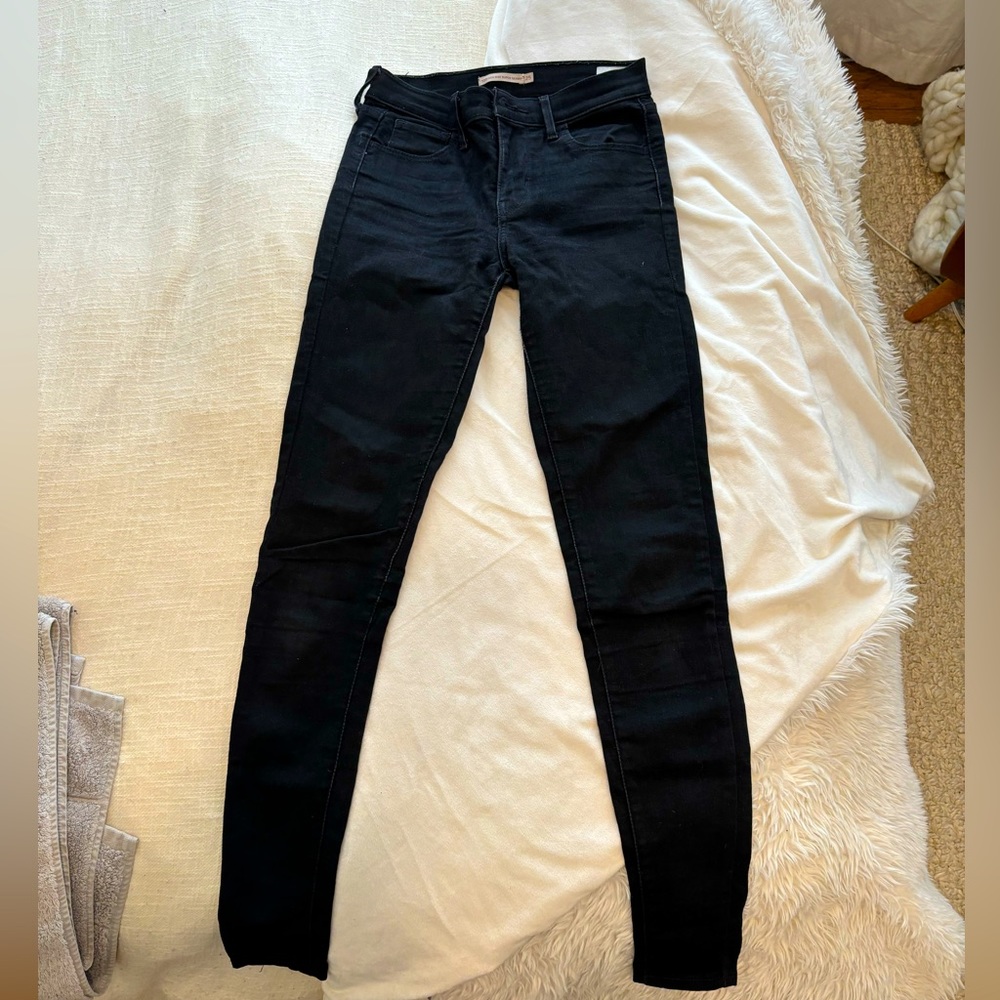 Levi’s 720 High Rise Super Skinny in Black